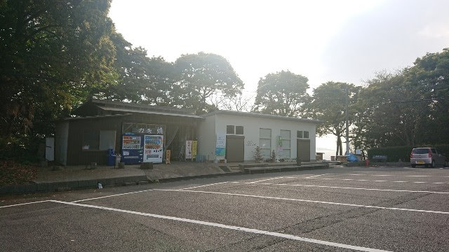 展海峰の駐車場のお店たち